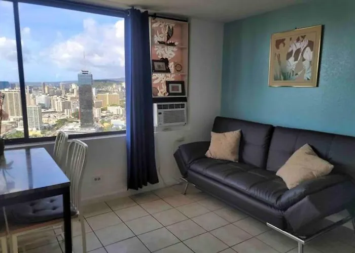 Waikiki Condo High Floor Views Beaches Convention Center